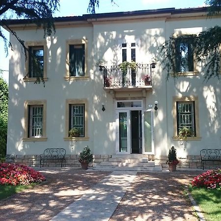 Domegliara B&B Villa Dei Pini المظهر الخارجي الصورة