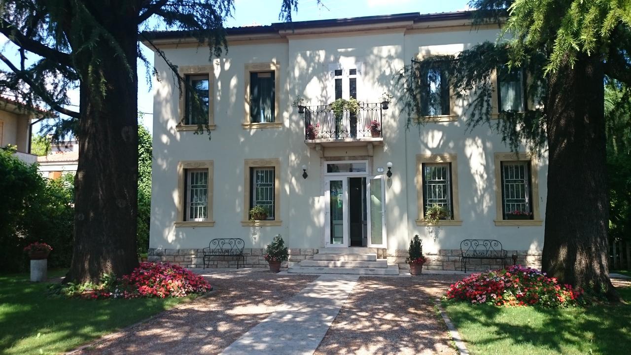 Domegliara B&B Villa Dei Pini المظهر الخارجي الصورة