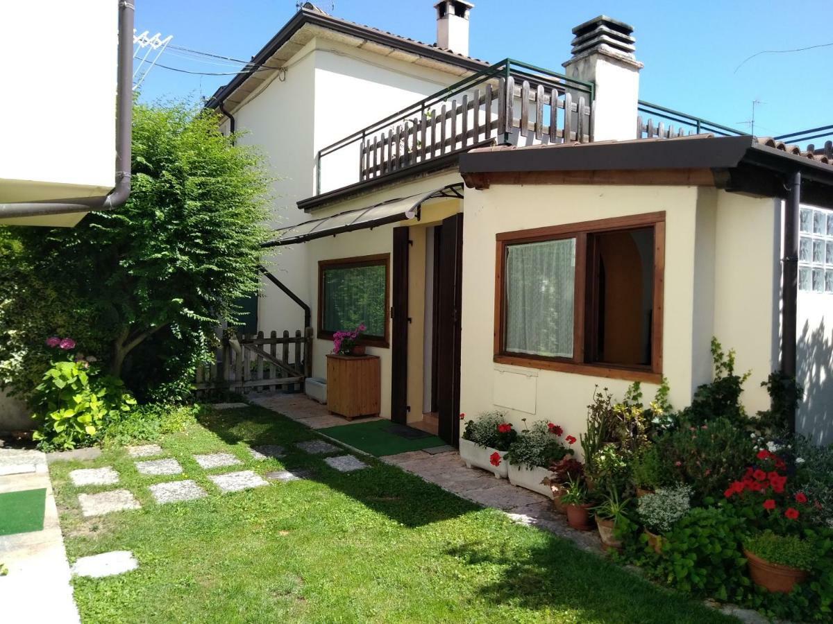 Domegliara B&B Villa Dei Pini الغرفة الصورة